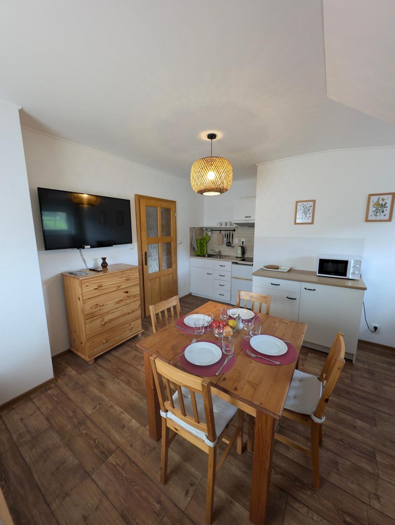 Apartment Brusinka Касперске Хори Екстериор снимка